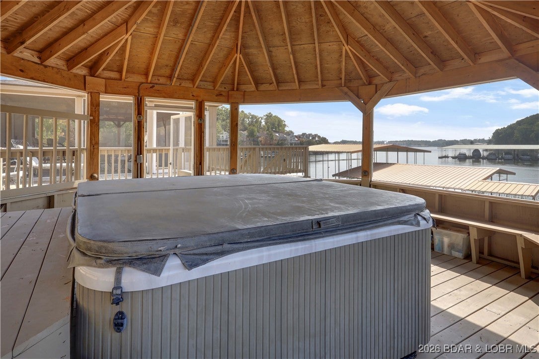 Sunrise Beach, Missouri, 65079, United States, 5 Bedrooms Bedrooms, ,6 BathroomsBathrooms,Residential,Active,2015451