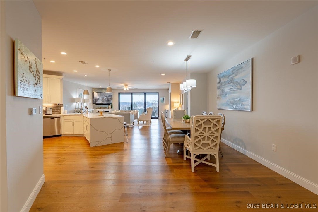 Sunrise Beach, Missouri, 65079, United States, 4 Bedrooms Bedrooms, ,5 BathroomsBathrooms,Residential,Active,2008284