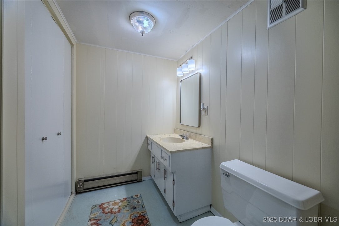 Gravois Mills, Missouri, 65037, United States, 3 Bedrooms Bedrooms, ,3 BathroomsBathrooms,Residential,Active,1945462