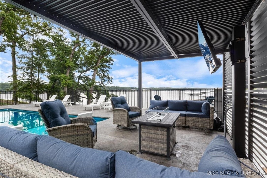 Osage Beach, Missouri, 65065, United States, 5 Bedrooms Bedrooms, ,4 BathroomsBathrooms,Residential,Active,2001071