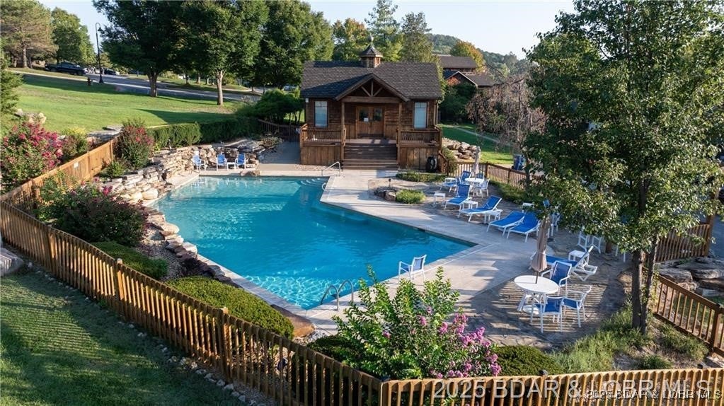 Camdenton, Missouri, 65020, United States, 4 Bedrooms Bedrooms, ,6 BathroomsBathrooms,Residential,Active,2007247