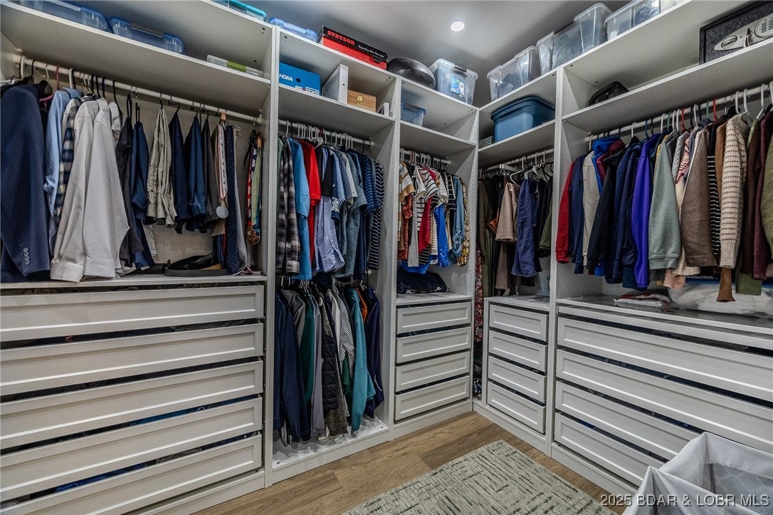 Linn Creek, Missouri, 65052, United States, 6 Bedrooms Bedrooms, ,5 BathroomsBathrooms,Residential,Active,1989796