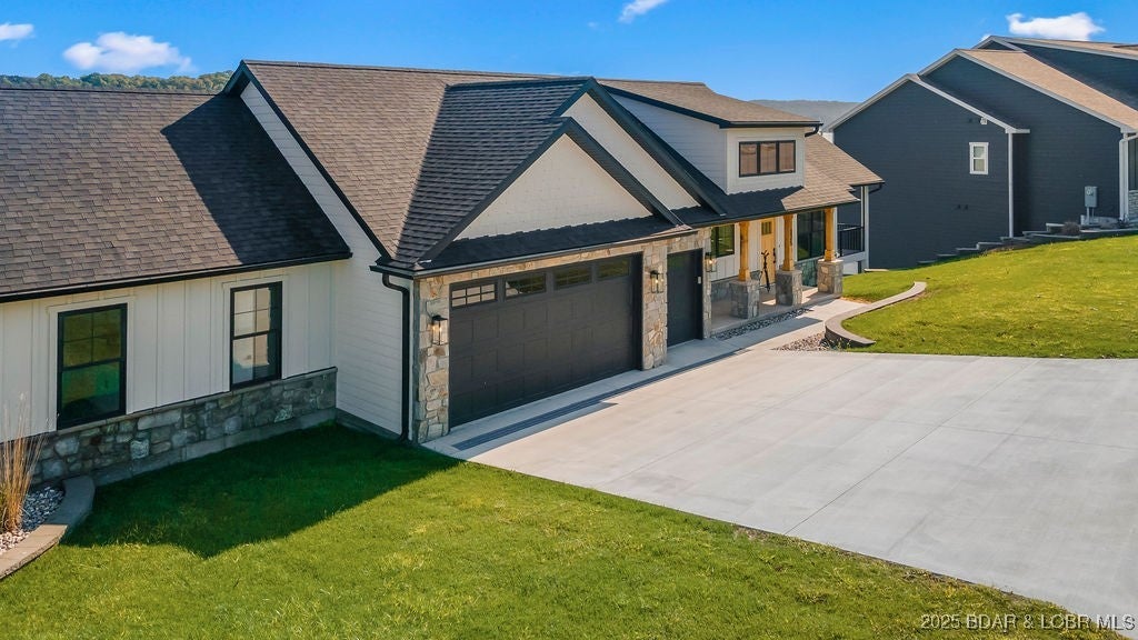 Camdenton, Missouri, 65020, United States, 4 Bedrooms Bedrooms, ,4 BathroomsBathrooms,Residential,Active,1945094