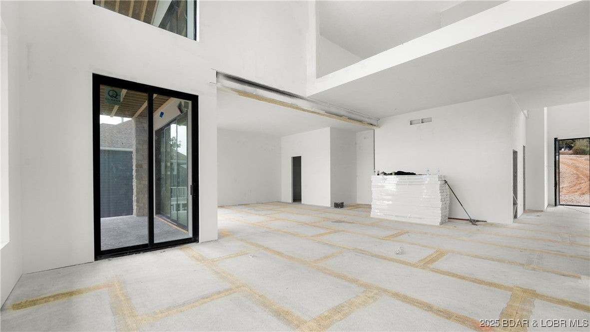 Osage Beach, Missouri, 65065, United States, 6 Bedrooms Bedrooms, ,9 BathroomsBathrooms,Residential,Active,1964478