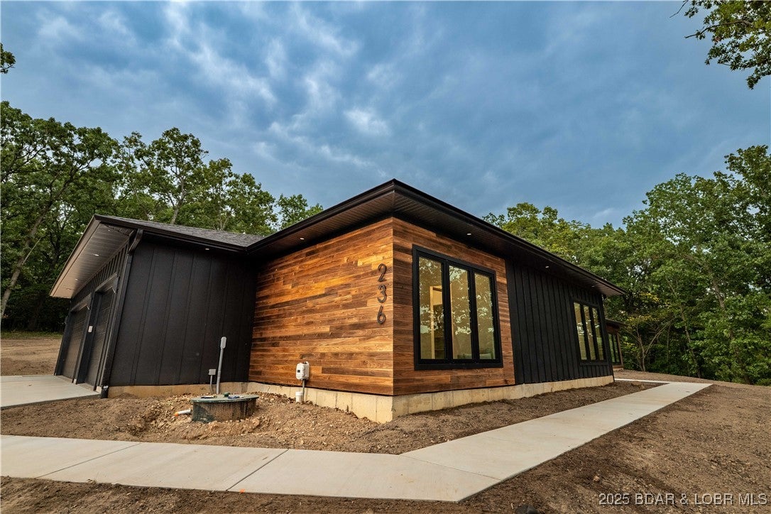 Sunrise Beach, Missouri, 65079, United States, 3 Bedrooms Bedrooms, ,3 BathroomsBathrooms,Residential,Active,1922285