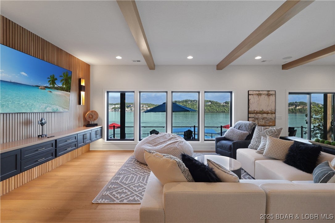 Porto Cima, Missouri, 65079, United States, 6 Bedrooms Bedrooms, ,5 BathroomsBathrooms,Residential,Active,1960144