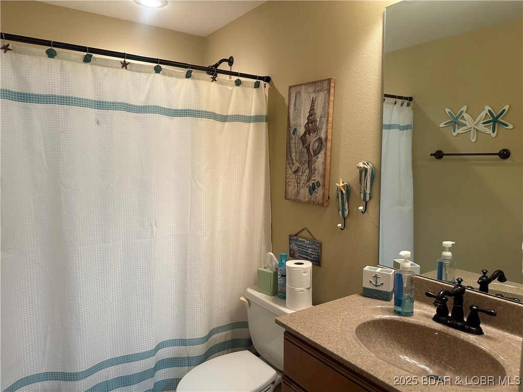 Osage Beach, Missouri, 65065, United States, 4 Bedrooms Bedrooms, ,4 BathroomsBathrooms,Residential,Active,1922318