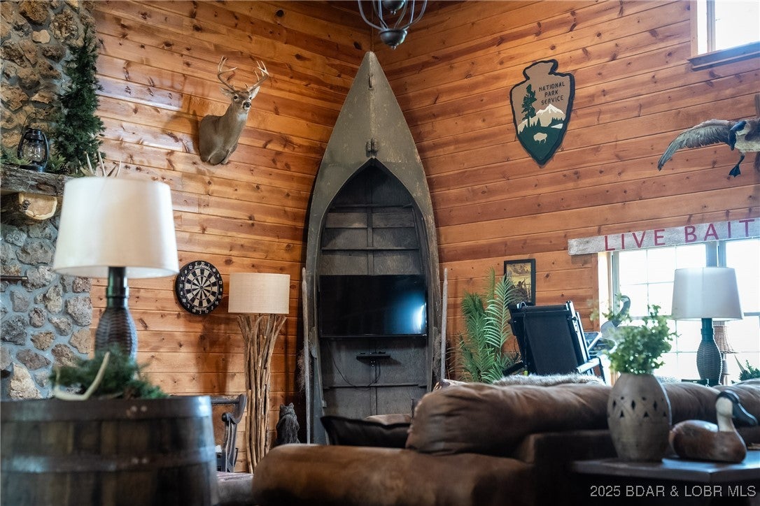 Eldon, Missouri, 65026, United States, 5 Bedrooms Bedrooms, ,3 BathroomsBathrooms,Residential,Active,1790925