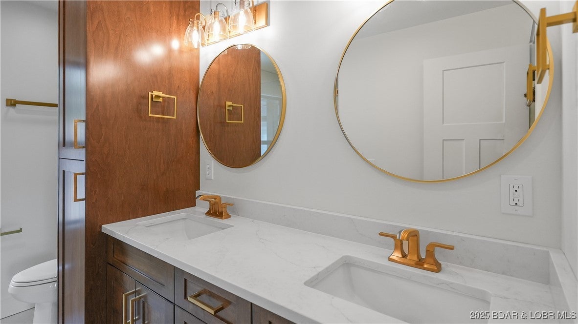 Osage Beach, Missouri, 65065, United States, 4 Bedrooms Bedrooms, ,4 BathroomsBathrooms,Residential,Active,1946330