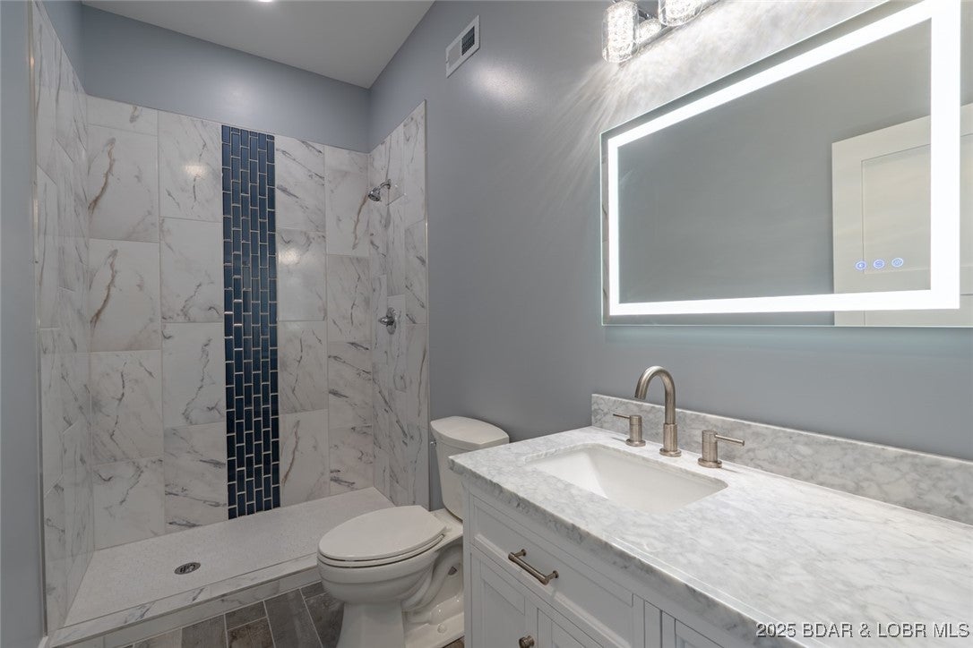 Climax Springs, Missouri, 65324, United States, 5 Bedrooms Bedrooms, ,5 BathroomsBathrooms,Residential,Active,1988443