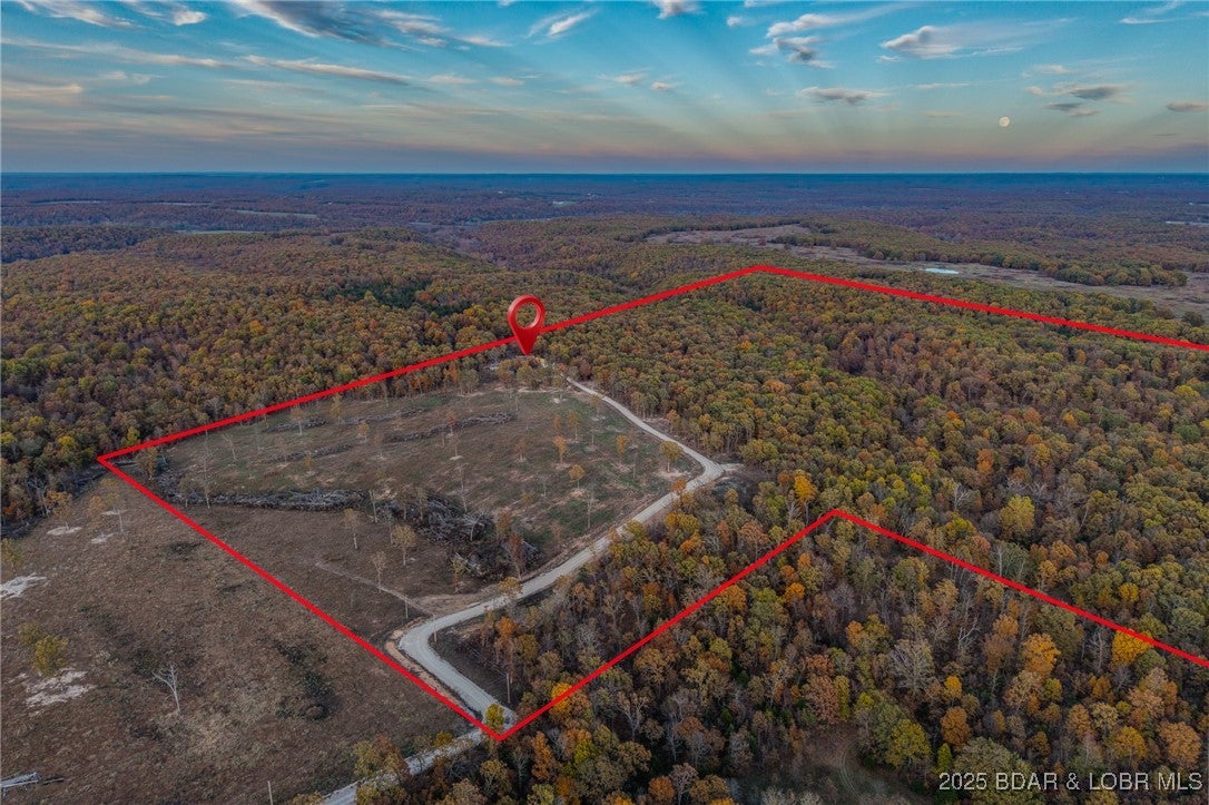 Linn Creek, Missouri, 65052, United States, 6 Bedrooms Bedrooms, ,5 BathroomsBathrooms,Residential,Active,1989796