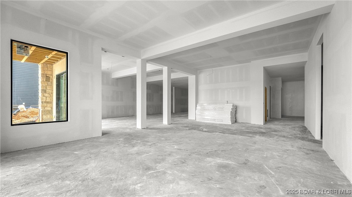 Osage Beach, Missouri, 65065, United States, 6 Bedrooms Bedrooms, ,9 BathroomsBathrooms,Residential,Active,1964478