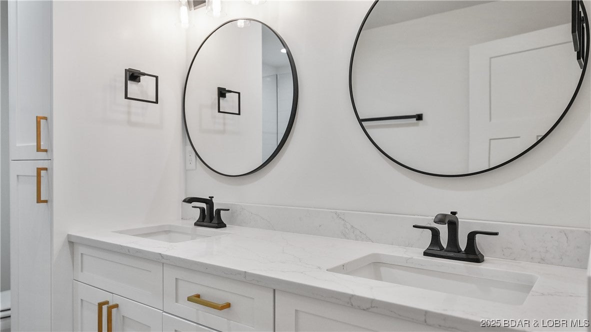 Osage Beach, Missouri, 65065, United States, 4 Bedrooms Bedrooms, ,4 BathroomsBathrooms,Residential,Active,1946330