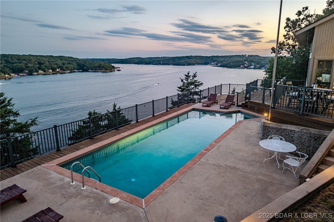 Sunrise Beach, Missouri, 65079, United States, 3 Bedrooms Bedrooms, ,3 BathroomsBathrooms,Residential,Active,1934766