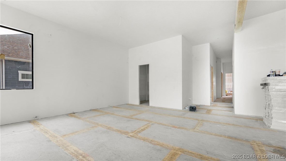 Osage Beach, Missouri, 65065, United States, 6 Bedrooms Bedrooms, ,9 BathroomsBathrooms,Residential,Active,1964478