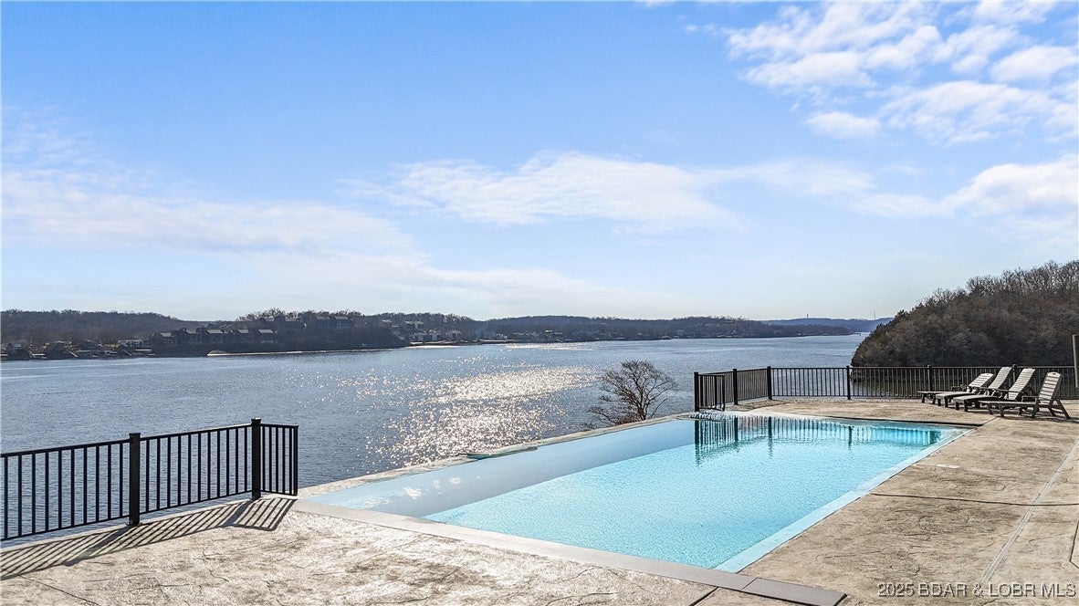 Sunrise Beach, Missouri, 65079, United States, 8 Bedrooms Bedrooms, ,10 BathroomsBathrooms,Residential,Active,1964490