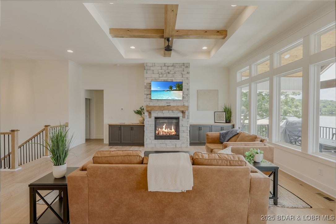 Sunrise Beach, Missouri, 65079, United States, 4 Bedrooms Bedrooms, ,4 BathroomsBathrooms,Residential,Active,1929412