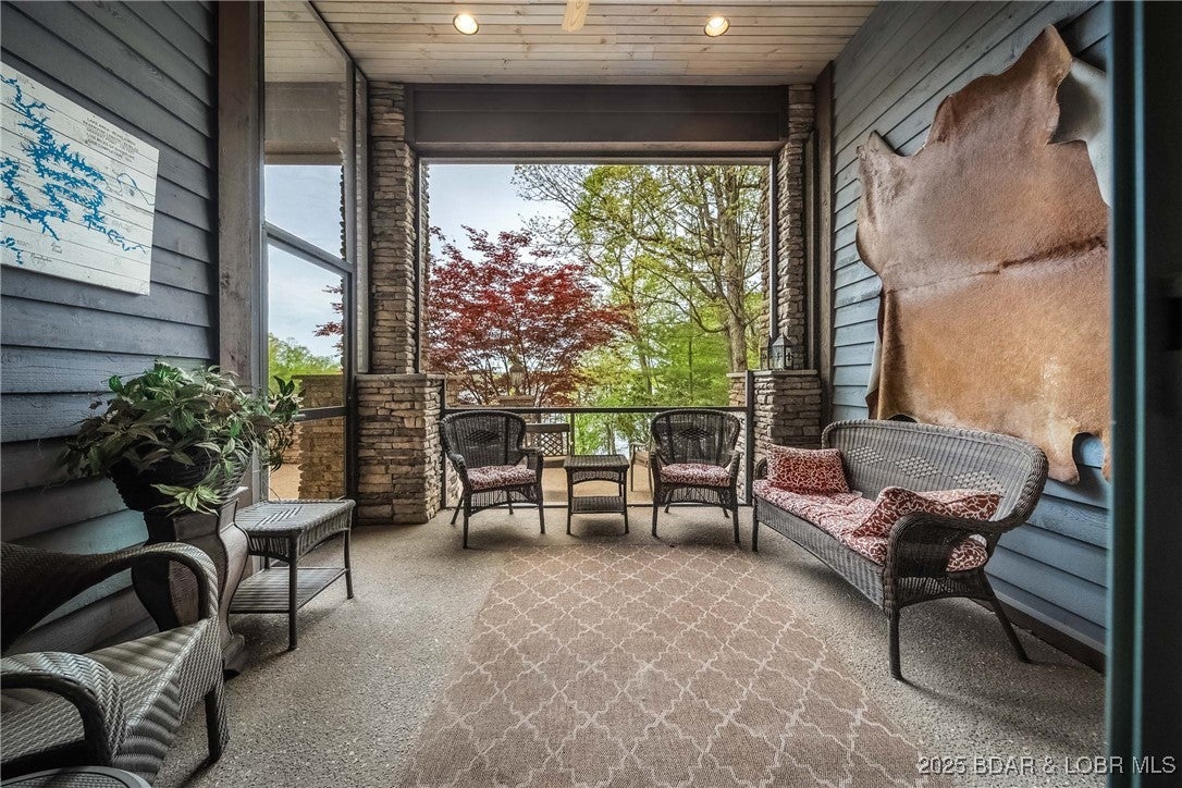 Villages, Missouri, 65079, United States, 5 Bedrooms Bedrooms, ,7 BathroomsBathrooms,Residential,Active,1964268