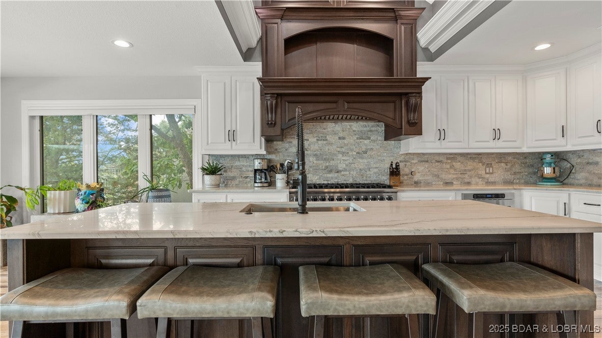 Lake Ozark, Missouri, 65049, United States, 5 Bedrooms Bedrooms, ,5 BathroomsBathrooms,Residential,Active,1968089