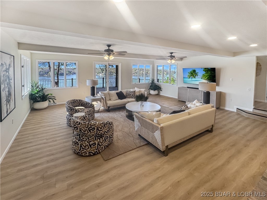 Sunrise Beach, Missouri, 65079, United States, 6 Bedrooms Bedrooms, ,8 BathroomsBathrooms,Residential,Active,1953390