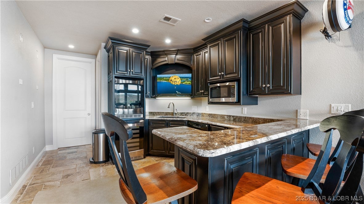 Camdenton, Missouri, 65020, United States, 5 Bedrooms Bedrooms, ,5 BathroomsBathrooms,Residential,Active,1989766