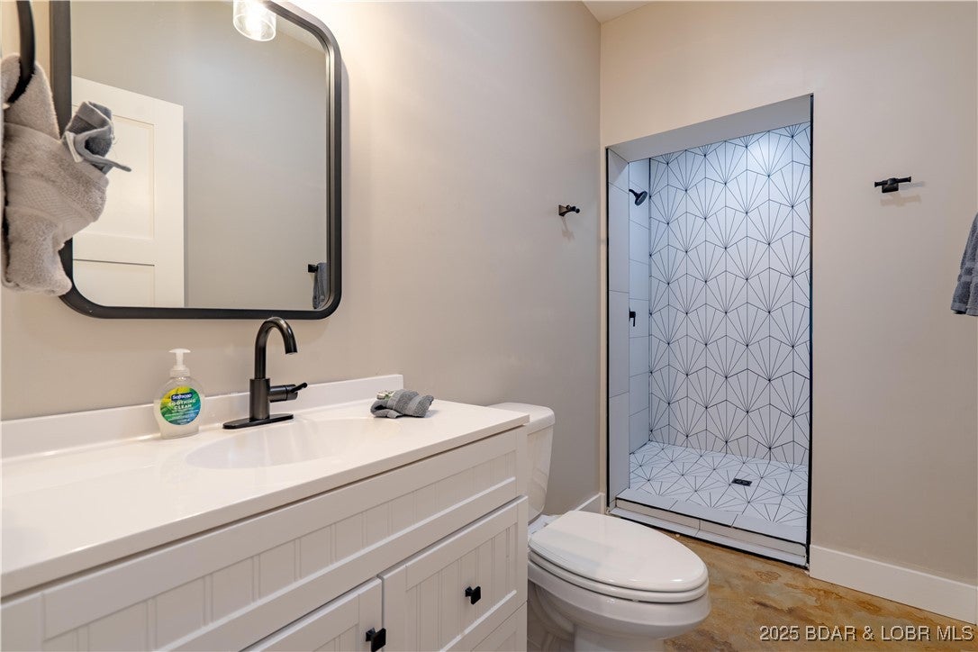 Sunrise Beach, Missouri, 65079, United States, ,5 BathroomsBathrooms,Residential,Active,1764512