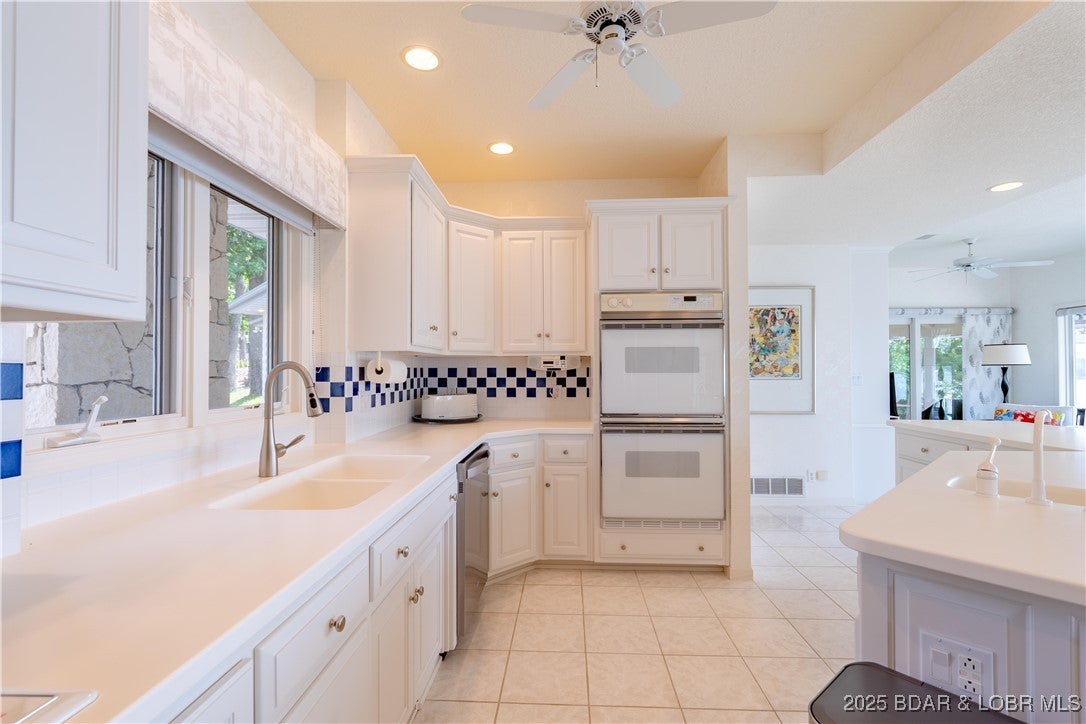 Four Seasons, Missouri, 65049, United States, 5 Bedrooms Bedrooms, ,6 BathroomsBathrooms,Residential,Active,1843468