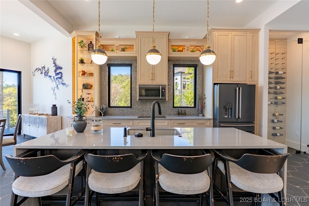 Sunrise Beach, Missouri, 65079, United States, 5 Bedrooms Bedrooms, ,7 BathroomsBathrooms,Residential,Active,1961963