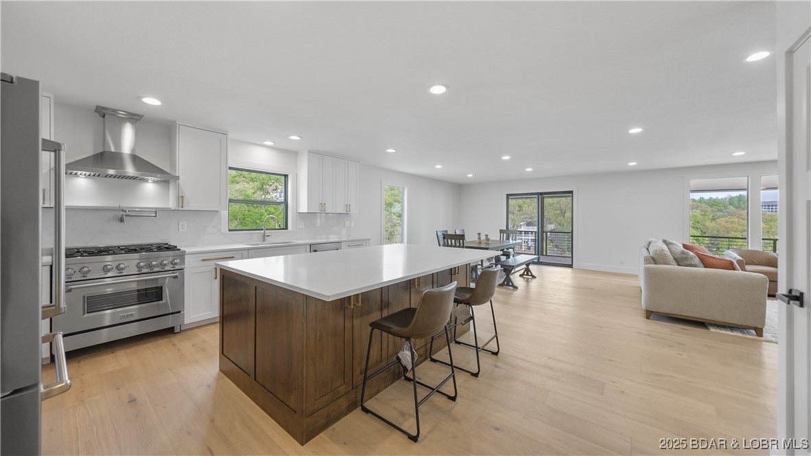 Osage Beach, Missouri, 65065, United States, 4 Bedrooms Bedrooms, ,4 BathroomsBathrooms,Residential,Active,1946330