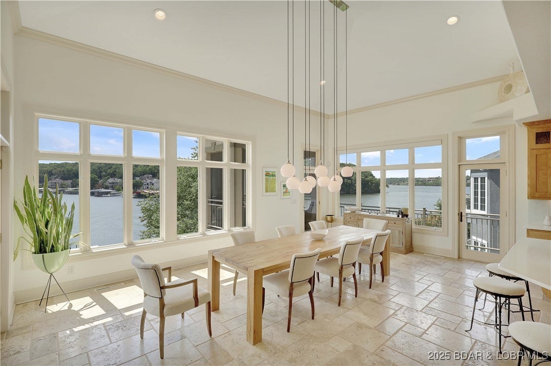 Porto Cima, Missouri, 65079, United States, 7 Bedrooms Bedrooms, ,7 BathroomsBathrooms,Residential,Active,1922532