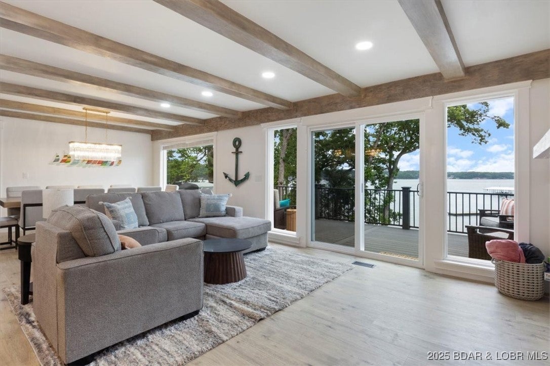 Osage Beach, Missouri, 65065, United States, 5 Bedrooms Bedrooms, ,4 BathroomsBathrooms,Residential,Active,2001071