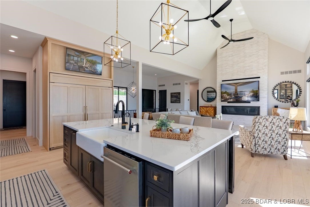 Sunrise Beach, Missouri, 65079, United States, 5 Bedrooms Bedrooms, ,7 BathroomsBathrooms,Residential,Active,1961963