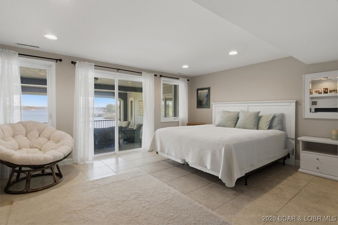 Osage Beach, Missouri, 65065, United States, 5 Bedrooms Bedrooms, ,3 BathroomsBathrooms,Residential,Active,2008728