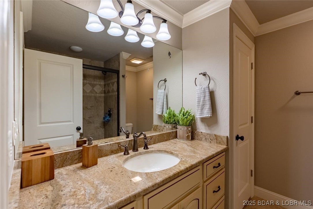 Lake Ozark, Missouri, 65049, United States, 5 Bedrooms Bedrooms, ,5 BathroomsBathrooms,Residential,Active,1990646