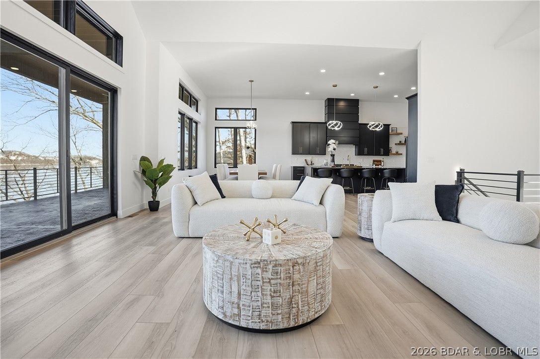 Porto Cima, Missouri, 65079, United States, 6 Bedrooms Bedrooms, ,9 BathroomsBathrooms,Residential,Active,2017446