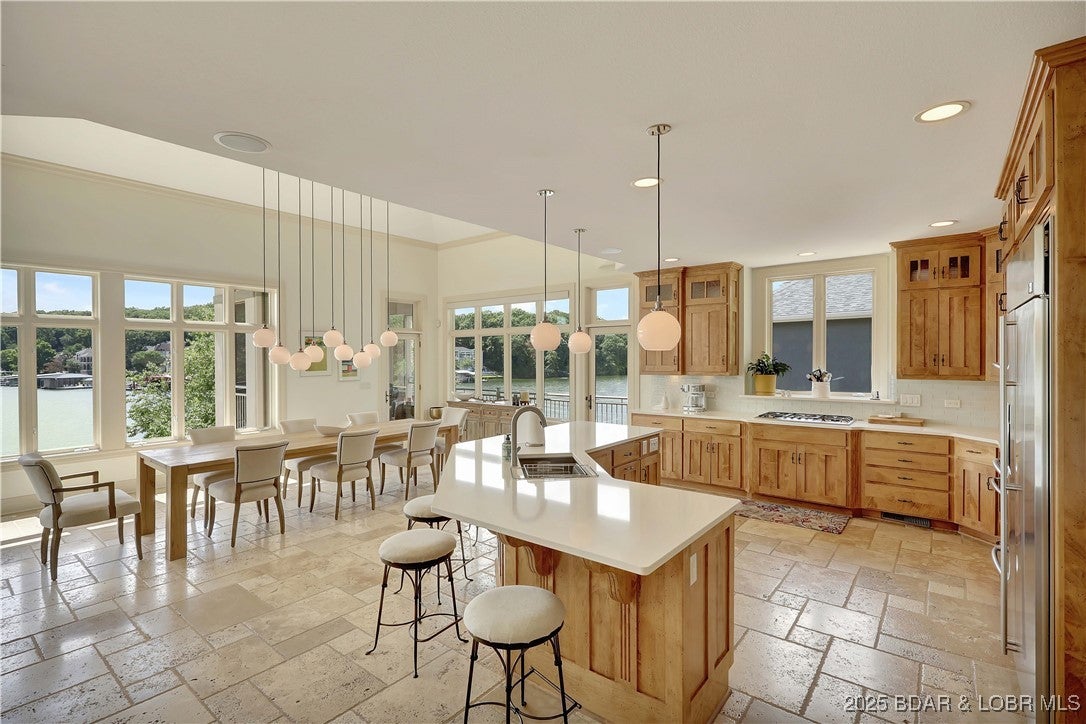 Porto Cima, Missouri, 65079, United States, 7 Bedrooms Bedrooms, ,7 BathroomsBathrooms,Residential,Active,1922532