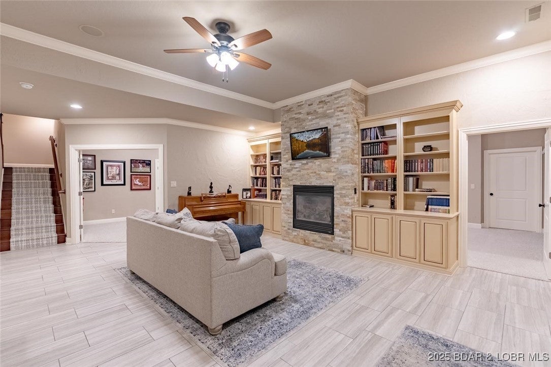 Lake Ozark, Missouri, 65049, United States, 5 Bedrooms Bedrooms, ,5 BathroomsBathrooms,Residential,Active,1990646