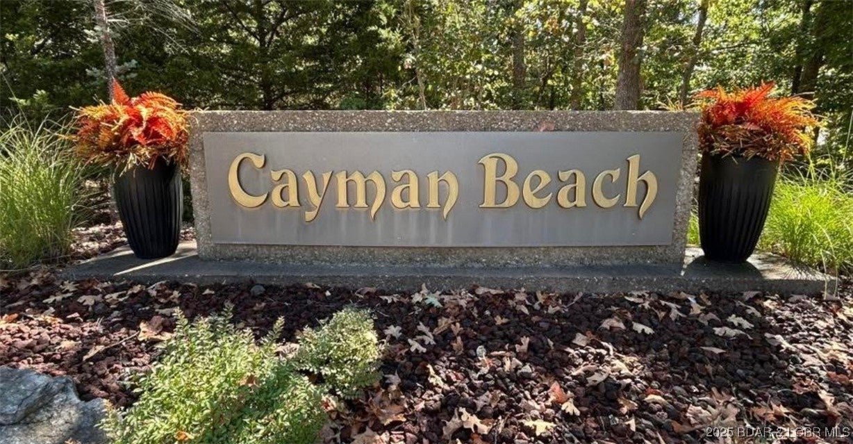 Osage Beach, Missouri, 65065, United States, 6 Bedrooms Bedrooms, ,4 BathroomsBathrooms,Residential,Active,1952762