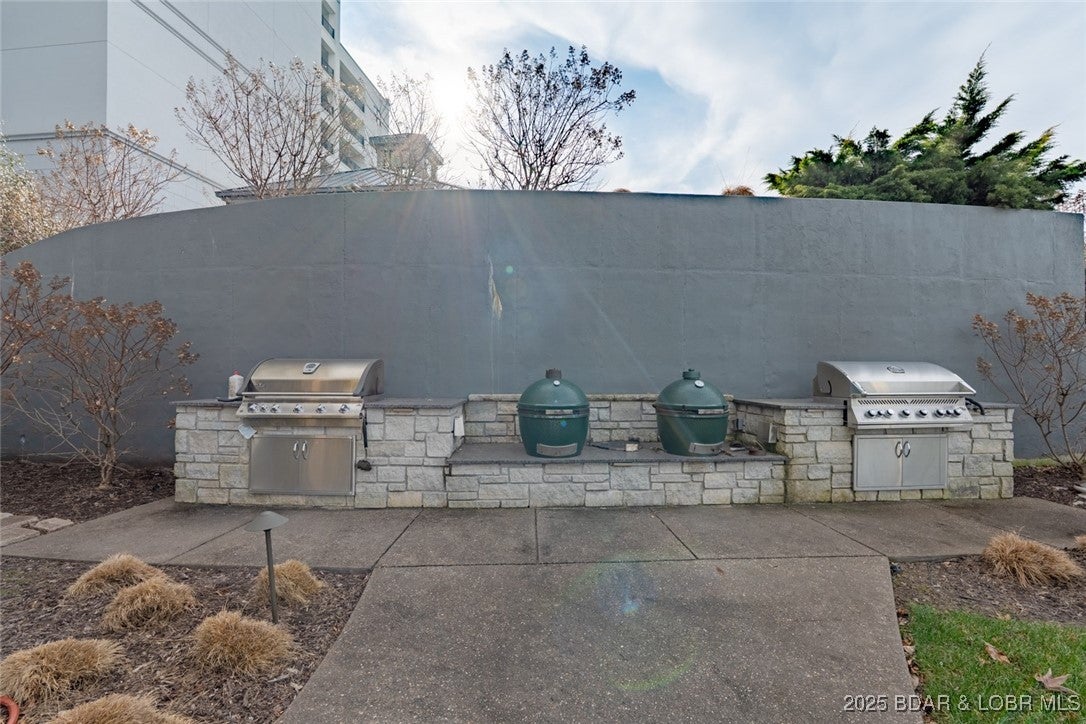 Sunrise Beach, Missouri, 65079, United States, 4 Bedrooms Bedrooms, ,5 BathroomsBathrooms,Residential,Active,2008284