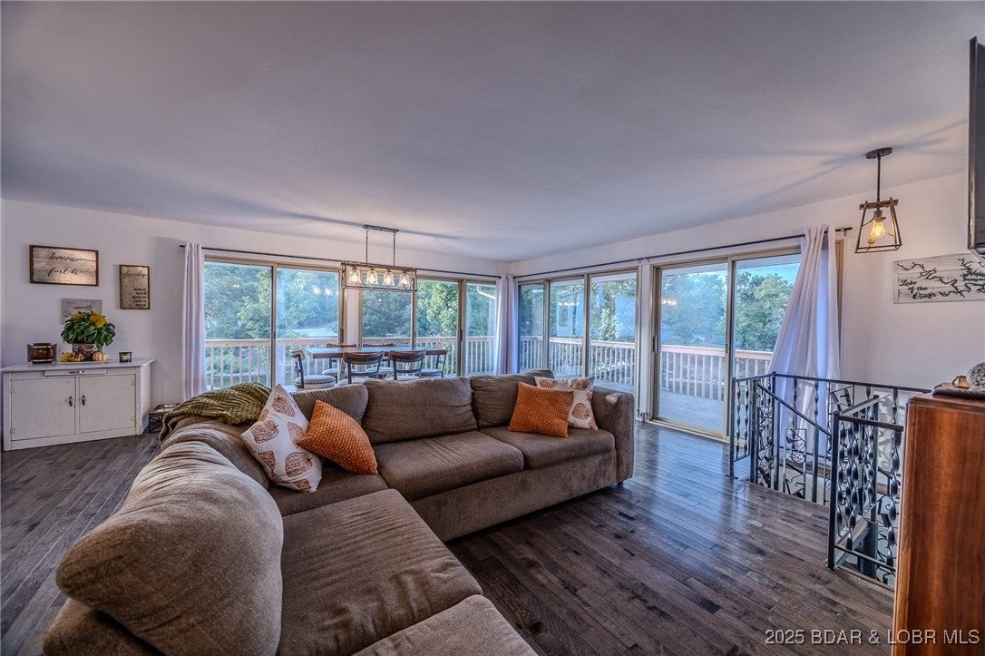 Gravois Mills, Missouri, 65037, United States, 3 Bedrooms Bedrooms, ,3 BathroomsBathrooms,Residential,Active,1945462