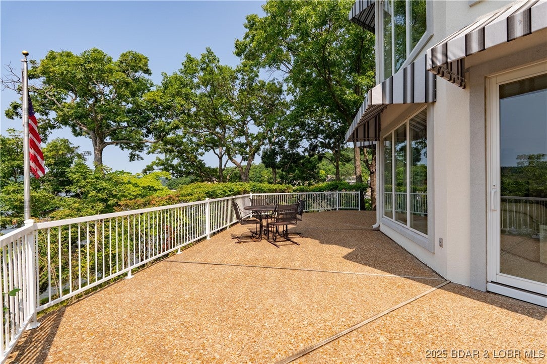 Four Seasons, Missouri, 65049, United States, 5 Bedrooms Bedrooms, ,6 BathroomsBathrooms,Residential,Active,1843468