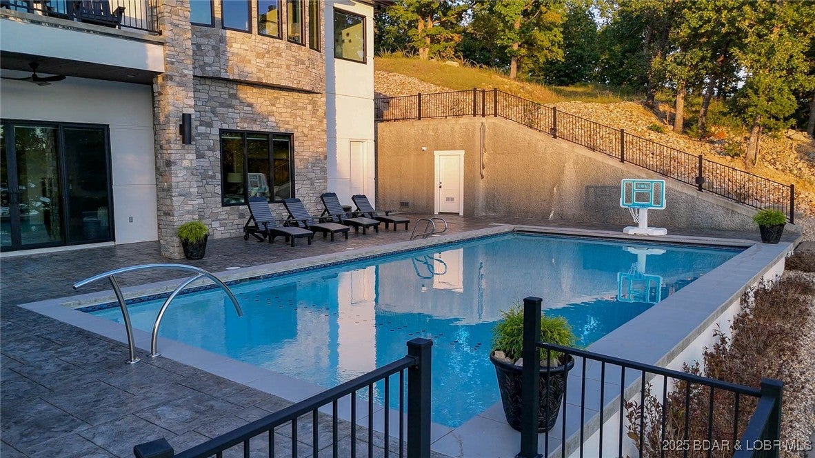 Sunrise Beach, Missouri, 65079, United States, 5 Bedrooms Bedrooms, ,7 BathroomsBathrooms,Residential,Active,1961963