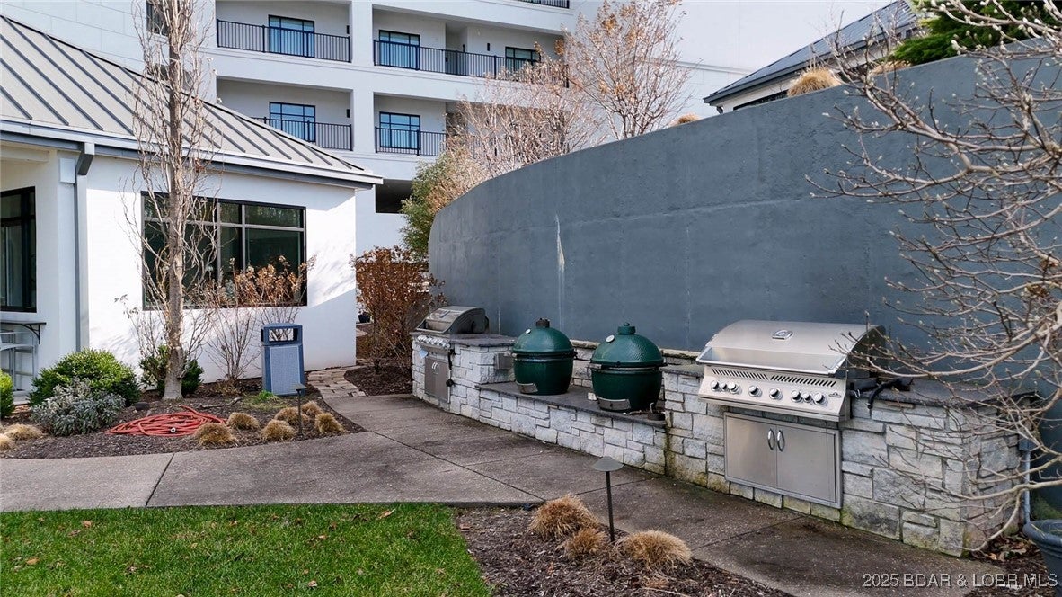 Sunrise Beach, Missouri, 65079, United States, 4 Bedrooms Bedrooms, ,5 BathroomsBathrooms,Residential,Active,2008284