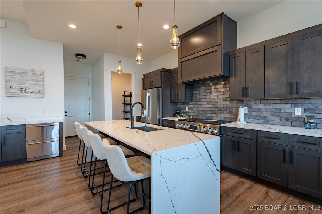 Osage Beach, Missouri, 65065, United States, 5 Bedrooms Bedrooms, ,4 BathroomsBathrooms,Residential,Active,1953713