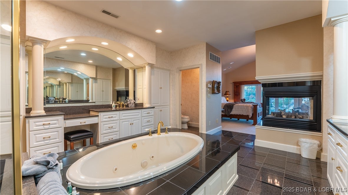 Sunrise Beach, Missouri, 65079, United States, ,7 BathroomsBathrooms,Residential,Active,1748281