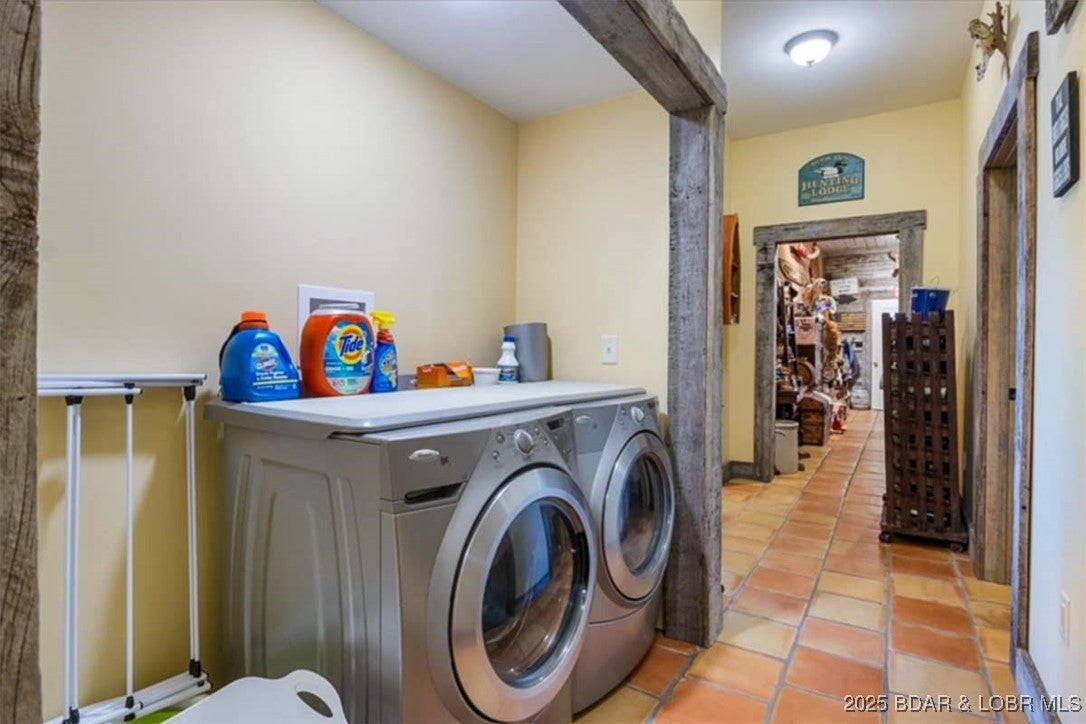 Sunrise Beach, Missouri, 65079, United States, 3 Bedrooms Bedrooms, ,2 BathroomsBathrooms,Residential,Active,1903229