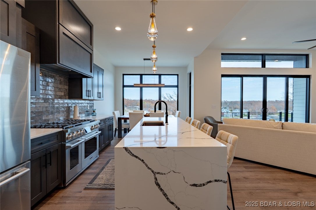 Osage Beach, Missouri, 65065, United States, 5 Bedrooms Bedrooms, ,4 BathroomsBathrooms,Residential,Active,1953713