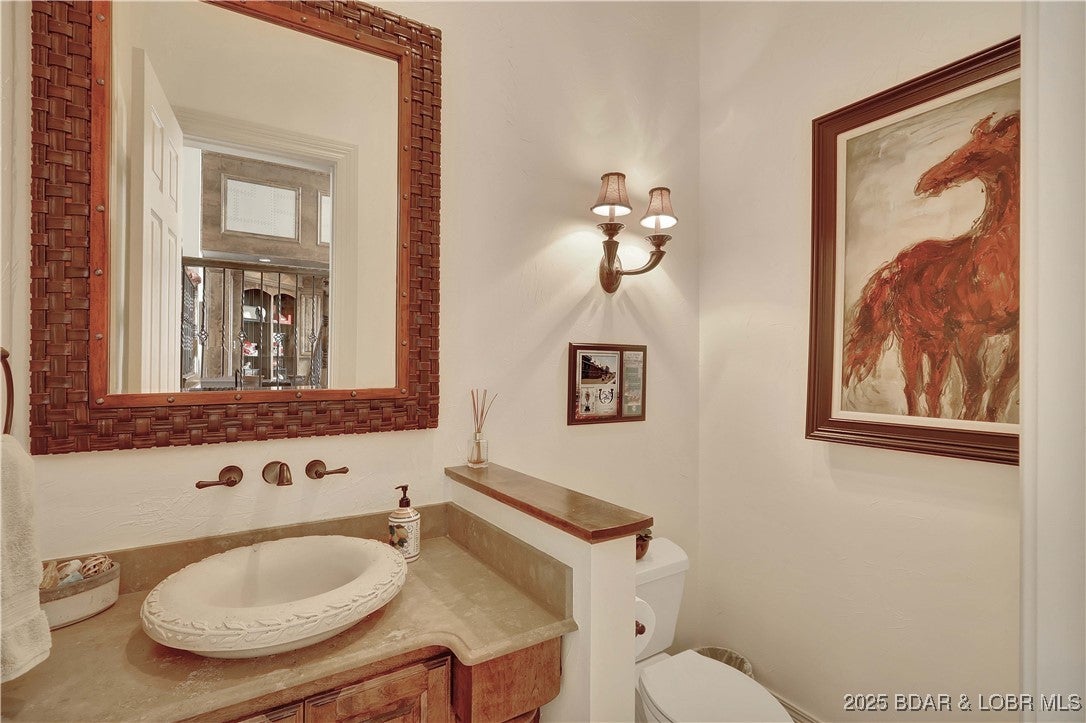 Porto Cima, Missouri, 65079, United States, 7 Bedrooms Bedrooms, ,7 BathroomsBathrooms,Residential,Active,1922532