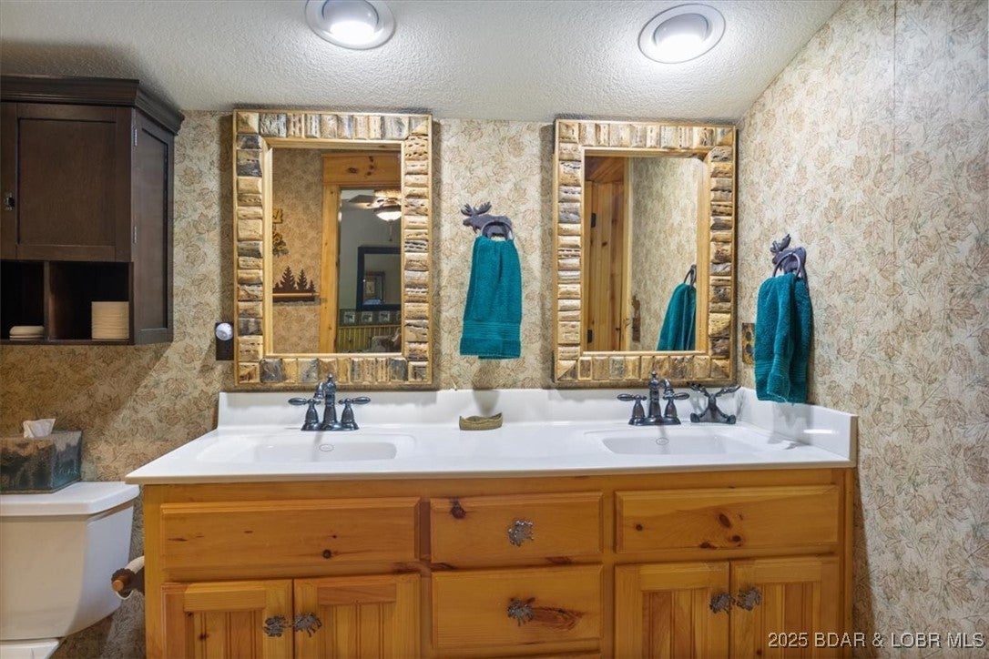 Sunrise Beach, Missouri, 65079, United States, 7 Bedrooms Bedrooms, ,6 BathroomsBathrooms,Residential,Active,1973357