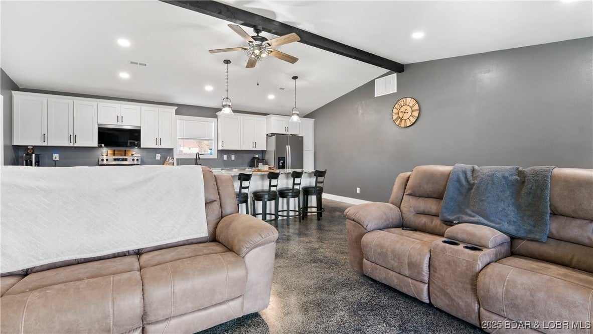 Stoutland, Missouri, 65567, United States, 2 Bedrooms Bedrooms, ,2 BathroomsBathrooms,Residential,Active,2006800